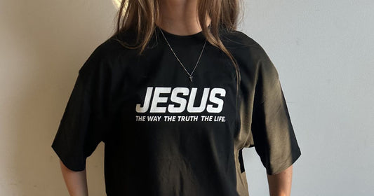 Key Christian Clothing Styles in 2026: Minimalist, Streetwear & Traditional